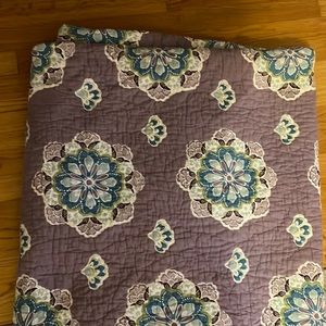 Beautiful Pottery Barn Kids Quilt